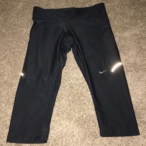 Nike Dri-fit crop leggings